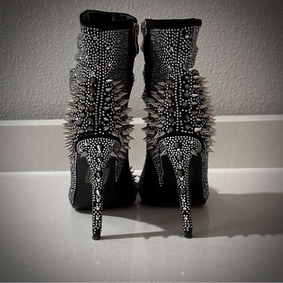SOLD 🔺 Rhinestone Spike Boots (perfect for Eras Tour Reputation!) - Picture 4 of 5